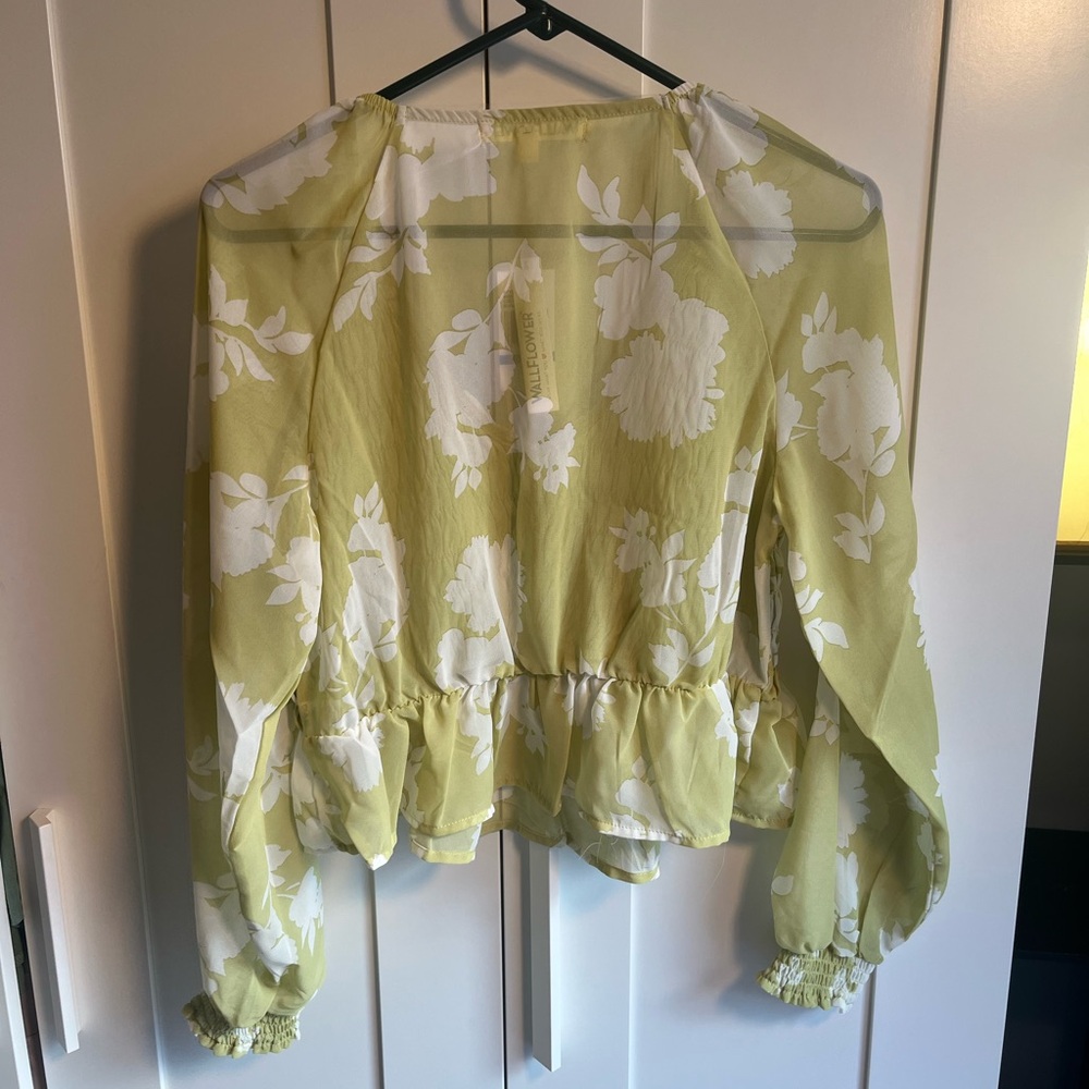 Wallflower- green boho shirt - Picture 2 of 3